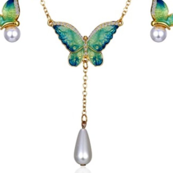 Pearl Drop Colorful Green Butterfly Gold Necklace - Picture 1 of 1